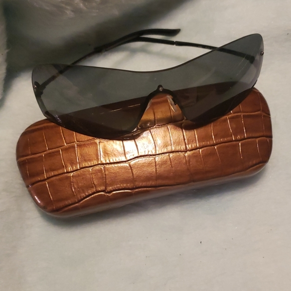Gucci  sunglasses - Picture 1 of 8